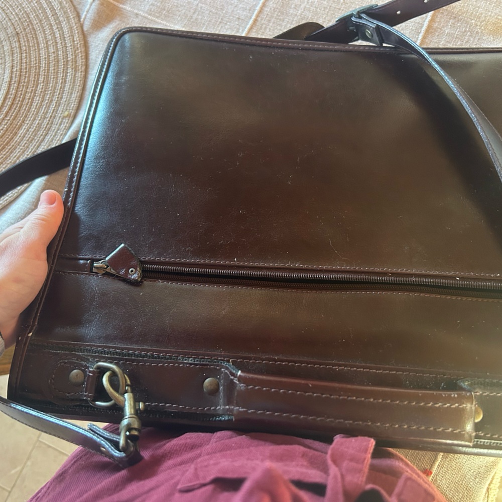 Brown leather - Picture 2 of 6